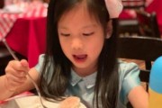 娱乐吃瓜酱女儿,揭秘明星家庭背后的温馨故事